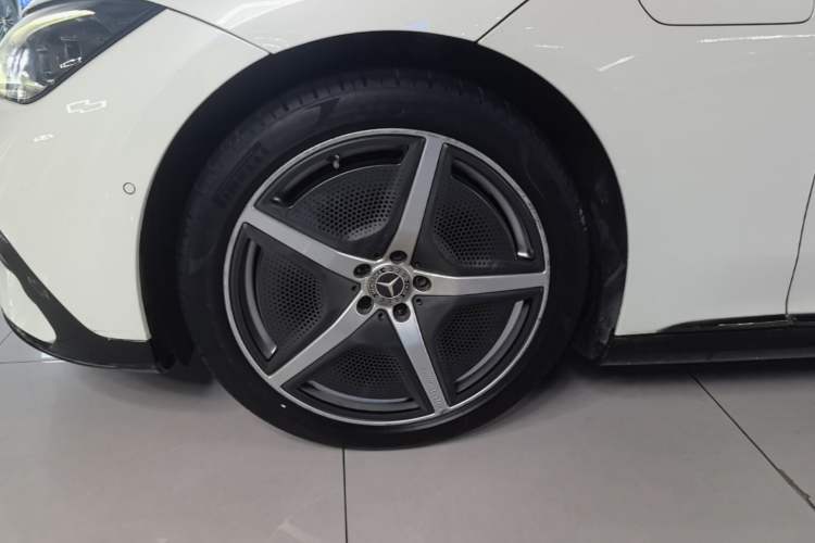 Used Mercedes-Benz EQE 2022 350 First Edition Special Version Left Front Wheel Hub