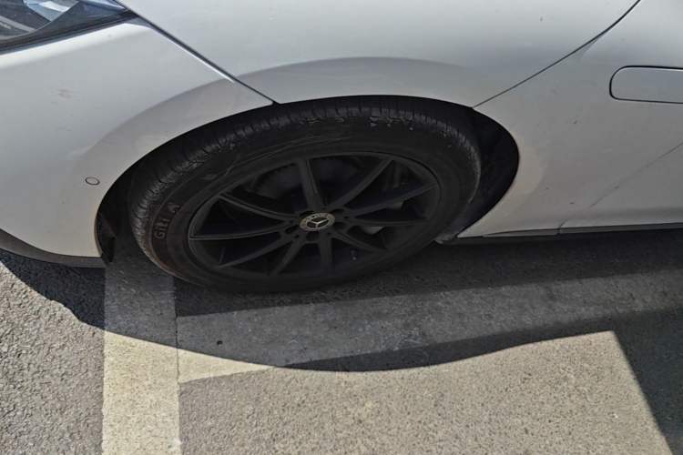 Used Mercedes-Benz EQE 2022 350 Pioneer Edition Left Front Wheel Hub