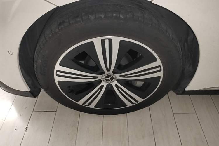 Used Mercedes-Benz EQE 2022 350 Luxury Edition Left Front Wheel Hub