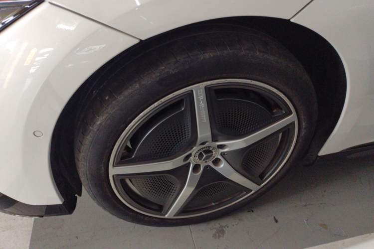 Used Mercedes-Benz EQE 2022 350 First Edition Special Version Left Front Wheel Hub