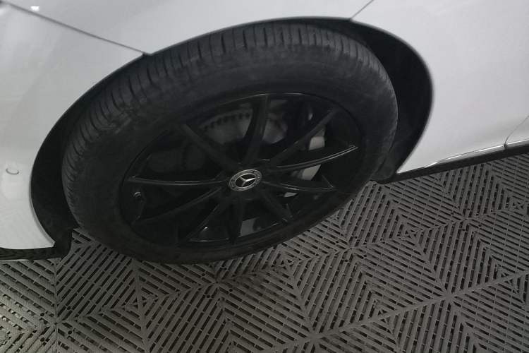 Used Mercedes-Benz EQE 2022 350 Pioneer Edition Left Front Wheel Hub