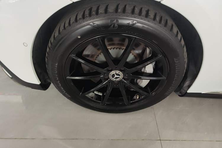 Used Mercedes-Benz EQE 2022 350 Pioneer Edition Left Front Wheel Hub