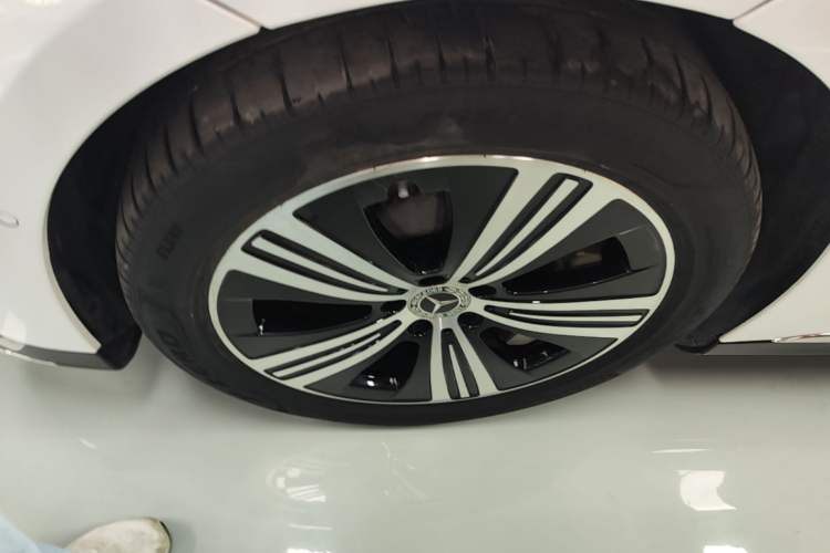 Used Mercedes-Benz EQE 2022 350 Luxury Edition Left Front Wheel Hub