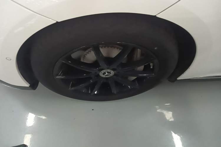 Used Mercedes-Benz EQE 2022 350 Pioneer Edition Left Front Wheel Hub