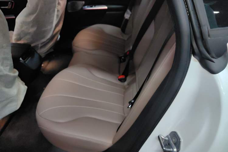 Used Mercedes-Benz EQE 2022 350 Pioneer Edition Left Rear Seat