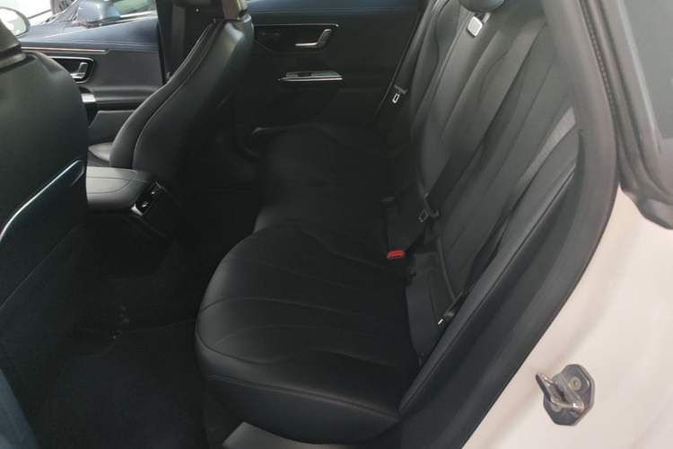 Used Mercedes-Benz EQE 2022 350 Luxury Edition Left Rear Seat
