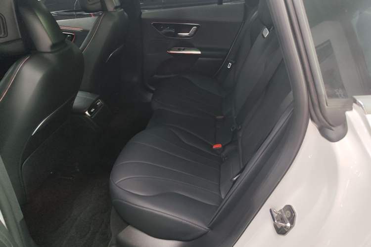 Used Mercedes-Benz EQE 2022 350 Luxury Edition Left Rear Seat