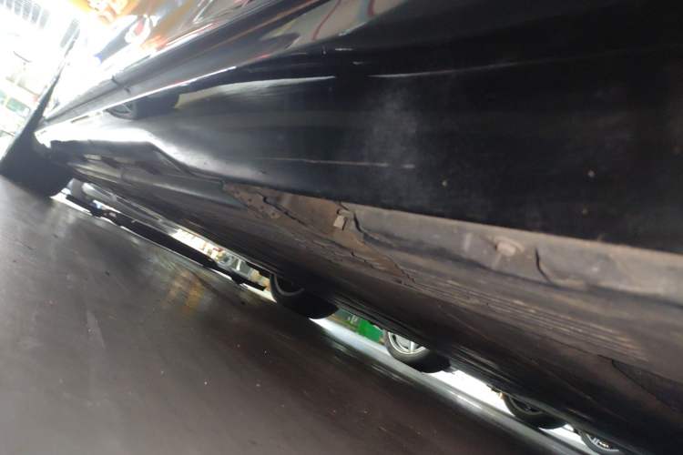 Used Mercedes-Benz EQE 2022 350 First Edition Special Version Left Side Sill
