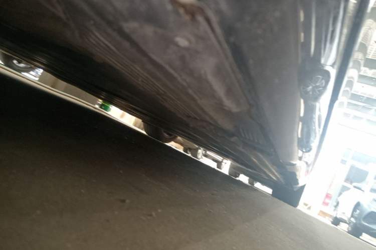 Used Mercedes-Benz EQE 2022 350 Luxury Edition Left Side Sill