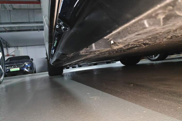 Used Mercedes-Benz EQE 2022 350 Pioneer Edition Left Side Sill