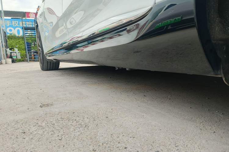 Used Mercedes-Benz EQE 2022 350 Pioneer Edition Left Side Sill