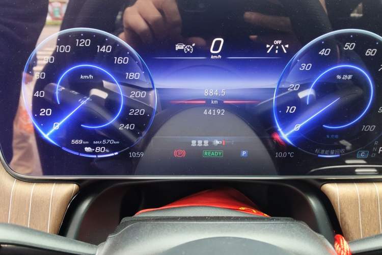 Used Mercedes-Benz EQE 2022 350 Pioneer Edition Odometer Close Up