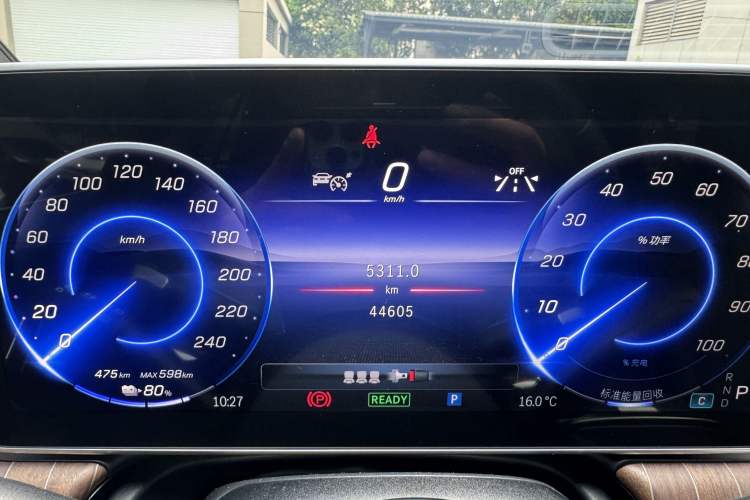 Used Mercedes-Benz EQE 2022 350 Pioneer Edition Odometer Close Up