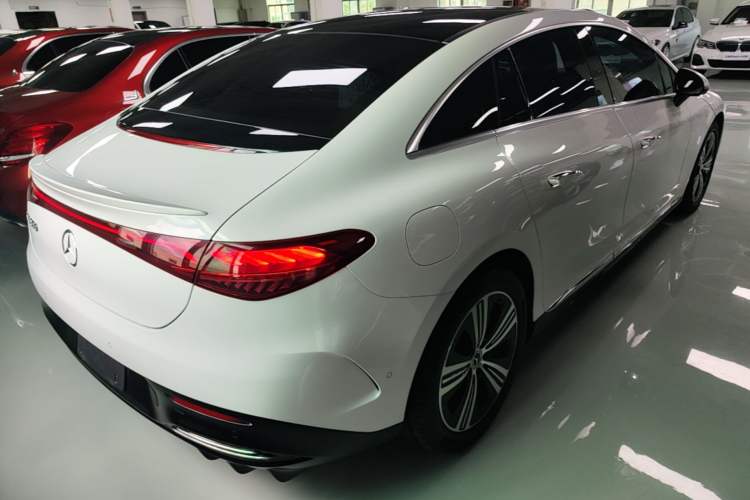 Used Mercedes-Benz EQE 2022 350 Luxury Edition Rear Right 45 Deg
