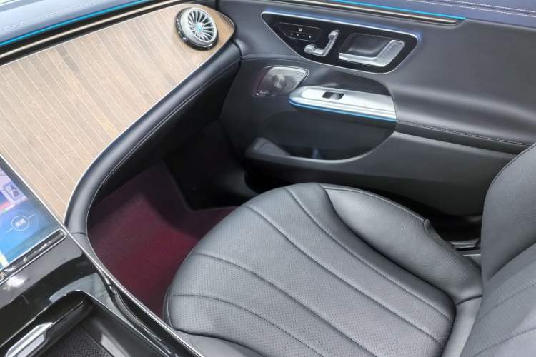 Used Mercedes-Benz EQE 2022 350 Pioneer Edition Right Front Seat