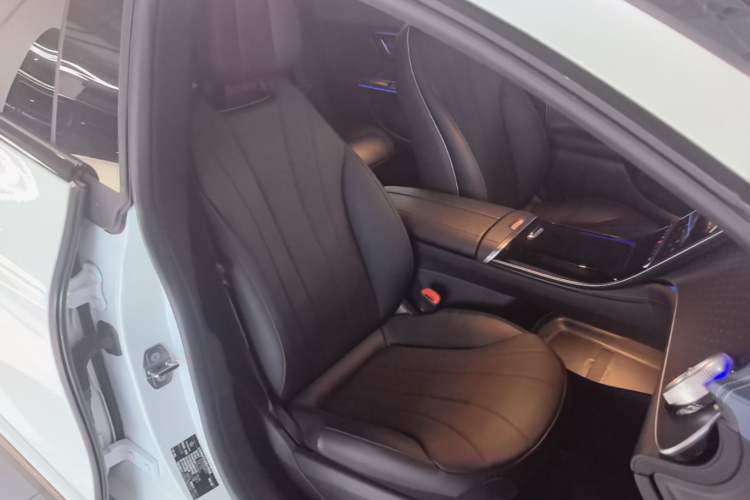 Used Mercedes-Benz EQE 2022 350 First Edition Special Version Right Front Seat