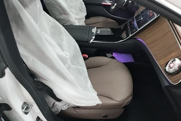 Used Mercedes-Benz EQE 2022 350 Pioneer Edition Right Front Seat