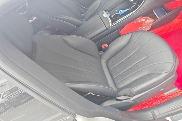 Used Mercedes-Benz EQE 2022 350 Luxury Edition Right Front Seat