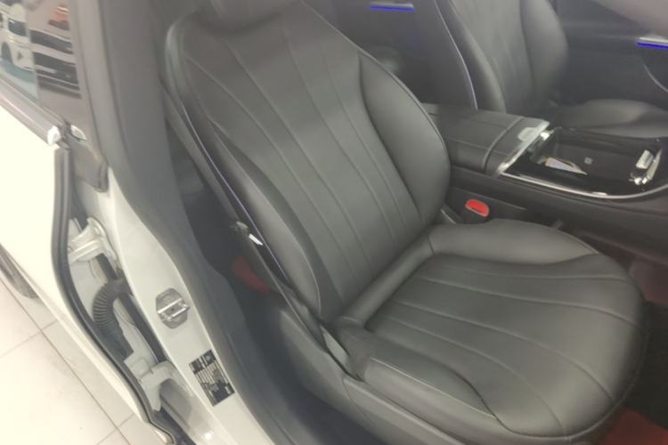 Used Mercedes-Benz EQE 2022 350 Pioneer Edition Right Front Seat