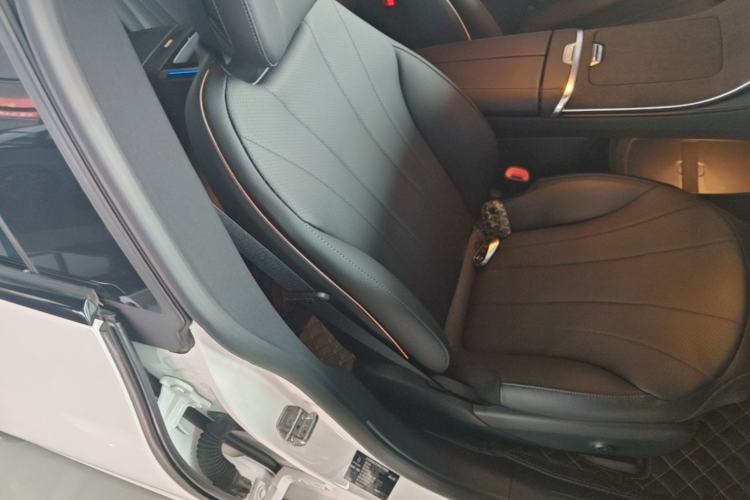 Used Mercedes-Benz EQE 2022 350 First Edition Special Version Right Front Seat
