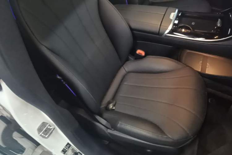 Used Mercedes-Benz EQE 2022 350 Pioneer Edition Right Front Seat