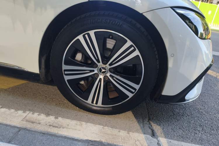 Used Mercedes-Benz EQE 2022 350 Luxury Edition Right Front Wheel Hub