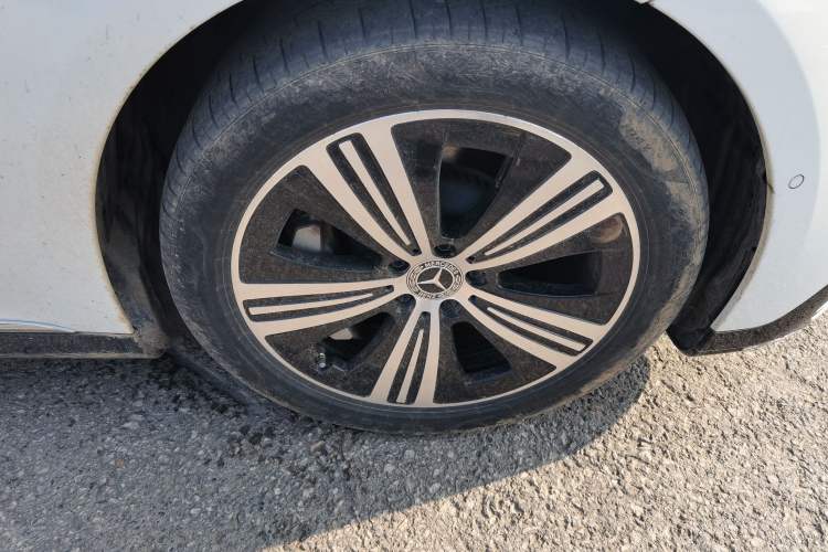 Used Mercedes-Benz EQE 2022 350 Luxury Edition Right Front Wheel Hub