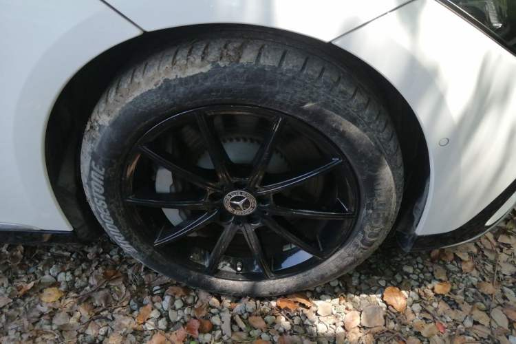 Used Mercedes-Benz EQE 2022 350 Pioneer Edition Right Front Wheel Hub