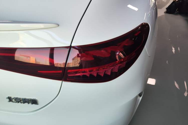 Used Mercedes-Benz EQE 2022 350 Luxury Edition Right Rear Taillight