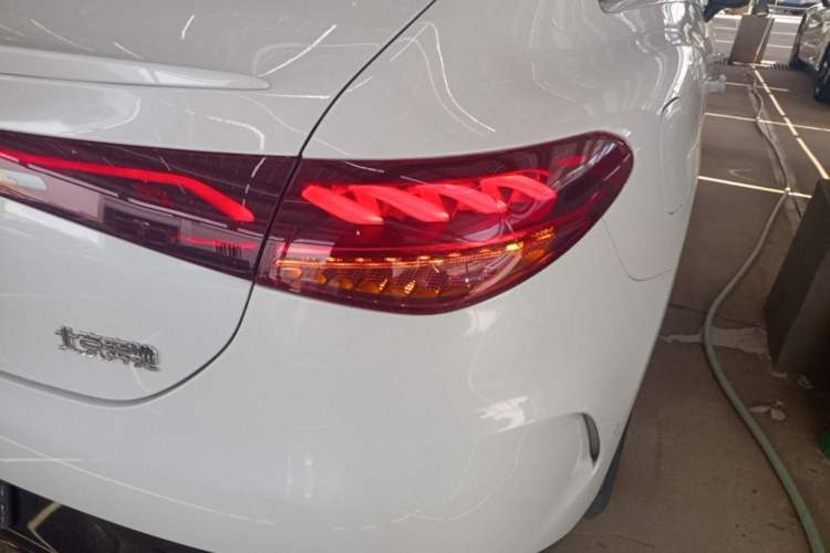 Used Mercedes-Benz EQE 2022 350 Luxury Edition Right Rear Taillight