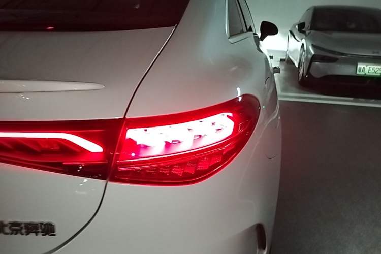Used Mercedes-Benz EQE 2022 350 Luxury Edition Right Rear Taillight