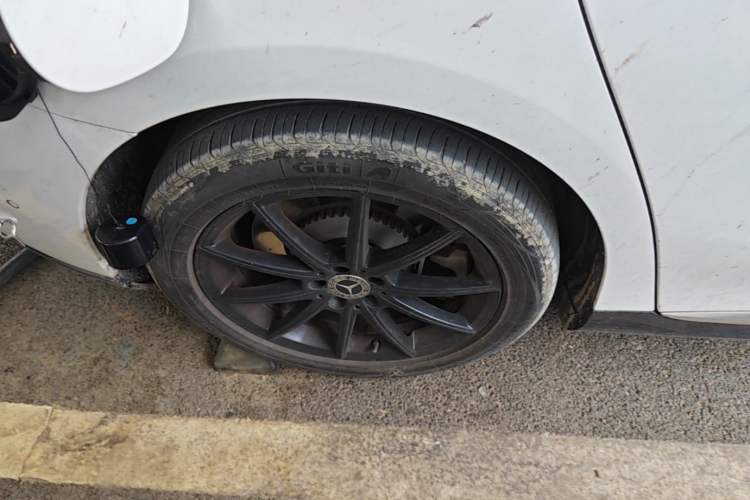 Used Mercedes-Benz EQE 2022 350 Pioneer Edition Right Rear Wheel Hub