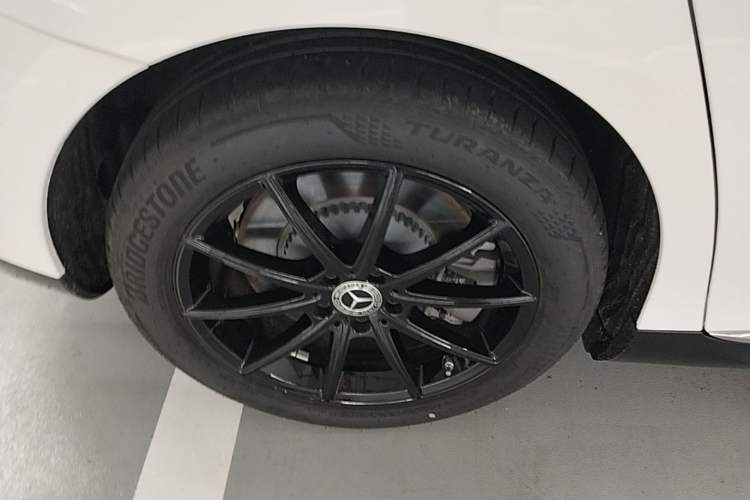 Used Mercedes-Benz EQE 2022 350 Pioneer Edition Right Rear Wheel Hub