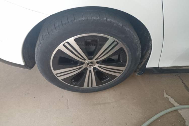 Used Mercedes-Benz EQE 2022 350 Luxury Edition Right Rear Wheel Hub
