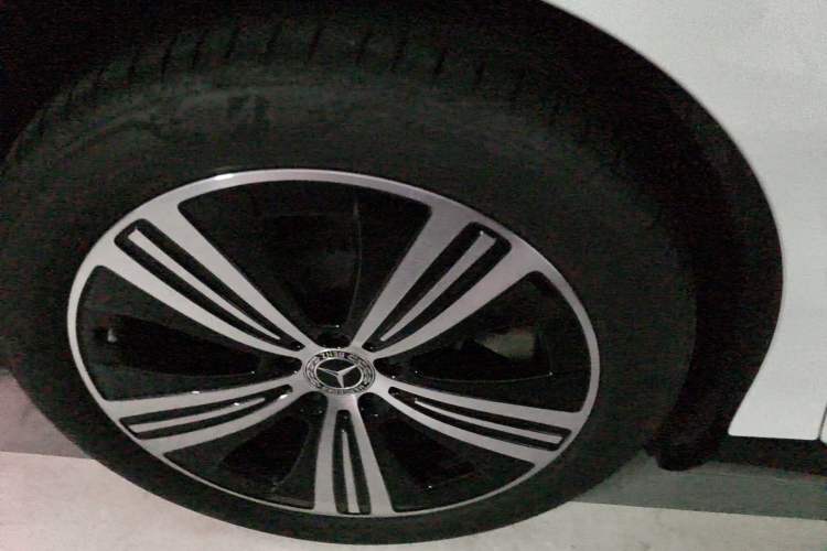 Used Mercedes-Benz EQE 2022 350 Luxury Edition Right Rear Wheel Hub