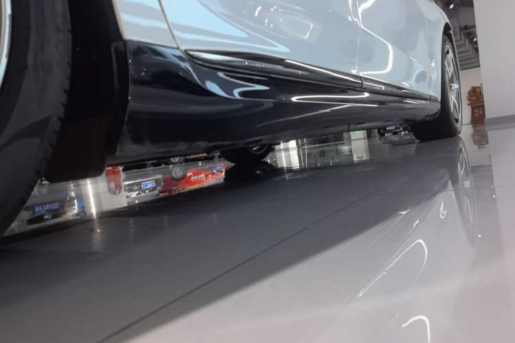 Used Mercedes-Benz EQE 2022 350 First Edition Special Version Right Side Sill