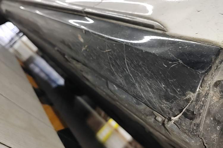 Used Mercedes-Benz EQE 2022 350 Luxury Edition Right Side Sill