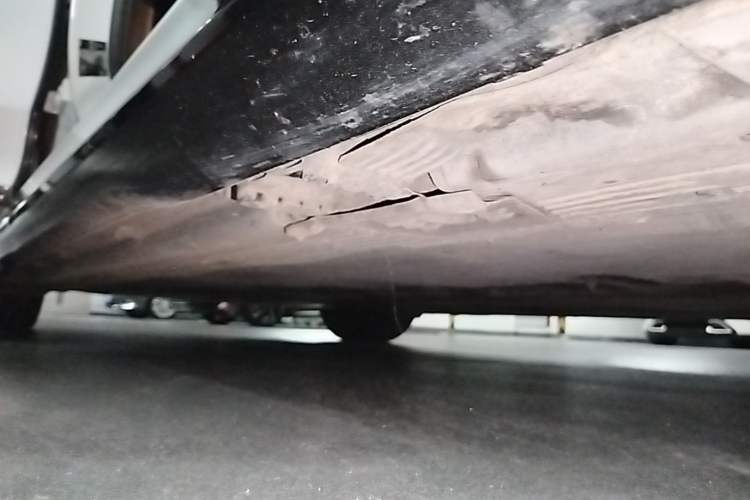 Used Mercedes-Benz EQE 2022 350 Luxury Edition Right Side Sill