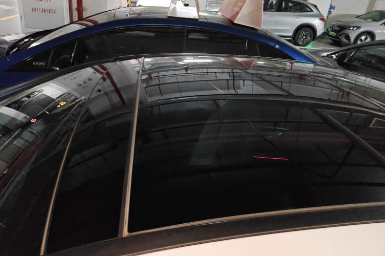 Used Mercedes-Benz EQE 2022 350 Pioneer Edition Roof