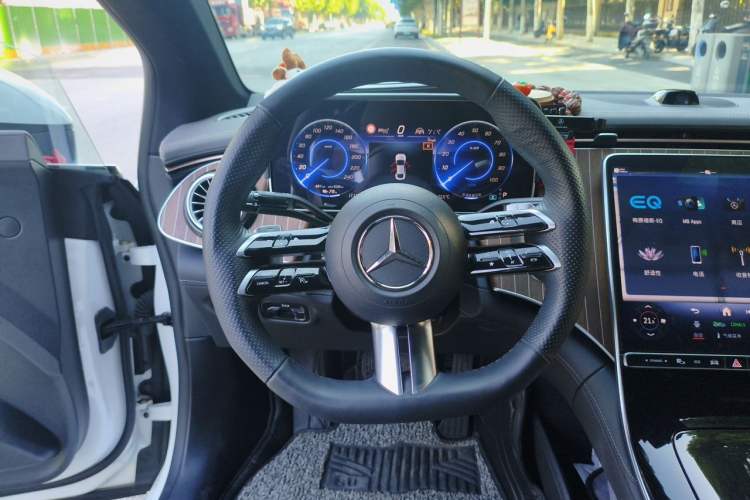 Used Mercedes-Benz EQE 2022 350 Luxury Edition Steering Wheel