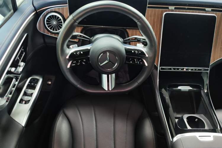 Used Mercedes-Benz EQE 2022 350 Luxury Edition Steering Wheel