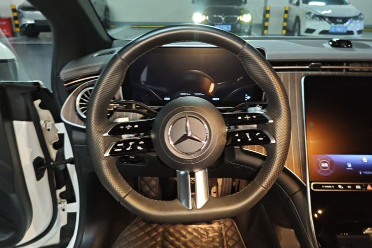 Used Mercedes-Benz EQE 2022 350 Pioneer Edition Steering Wheel
