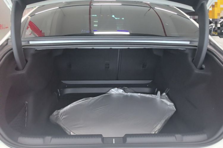 Used Mercedes-Benz EQE 2022 350 First Edition Special Version Trunk