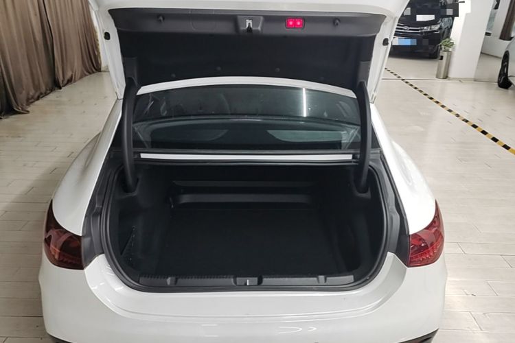 Used Mercedes-Benz EQE 2022 350 Luxury Edition Trunk