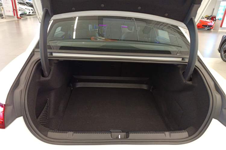 Used Mercedes-Benz EQE 2022 350 First Edition Special Version Trunk