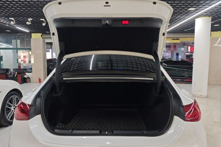 Used Mercedes-Benz EQE 2022 350 Luxury Edition Trunk