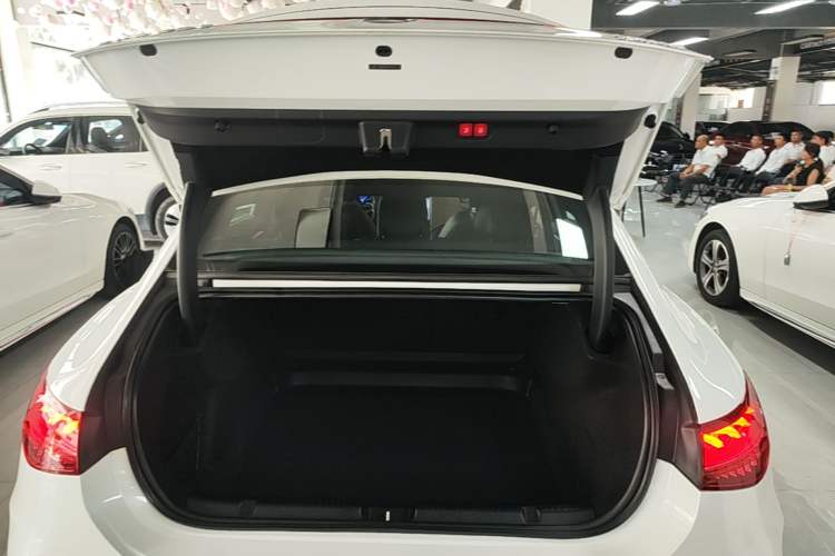 Used Mercedes-Benz EQE 2022 350 Pioneer Edition Trunk