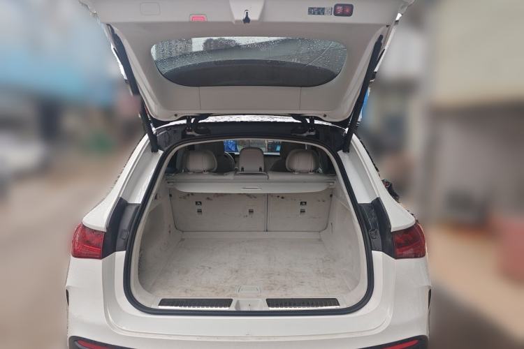 Used Mercedes-Benz EQE 2022 350 Luxury Edition Trunk