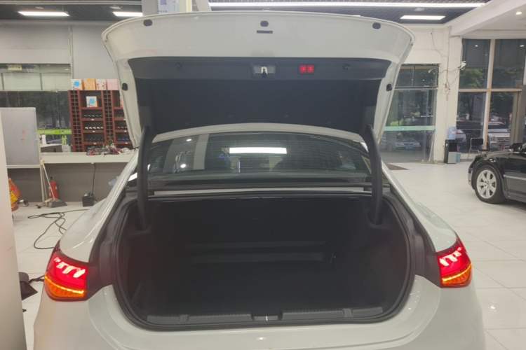 Used Mercedes-Benz EQE 2022 350 Pioneer Edition Trunk