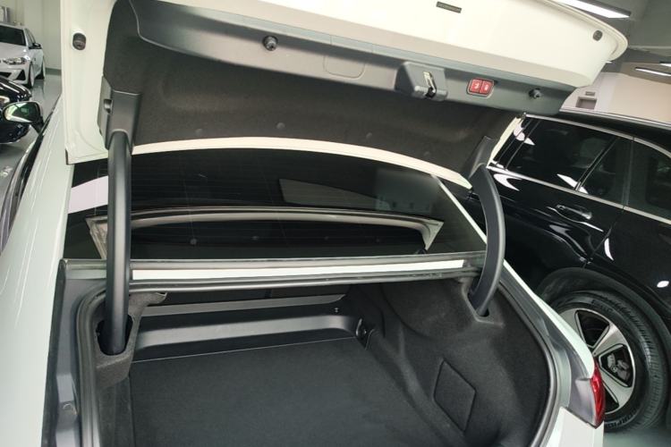 Used Mercedes-Benz EQE 2022 350 Luxury Edition Trunk